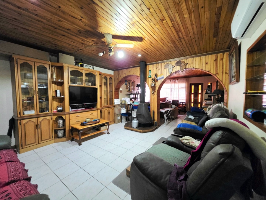 6 Bedroom Property for Sale in Brandwag Free State